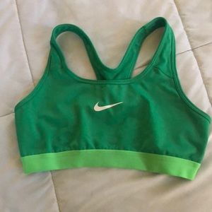green nike pro sports bra